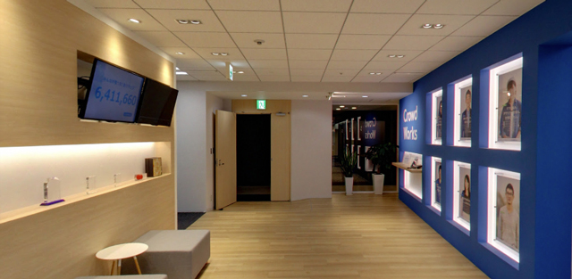 株式会社クラウドワークスのオフィスエントランス写真