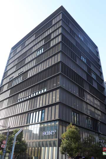 レバテックフリーランス名古屋支社の入っているセントライズ栄の外観写真